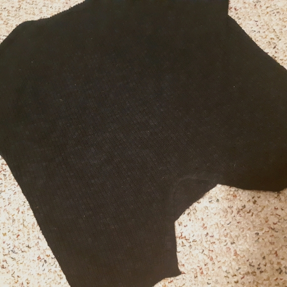 Guess knit top with detailed V-neck - Picture 5 of 5